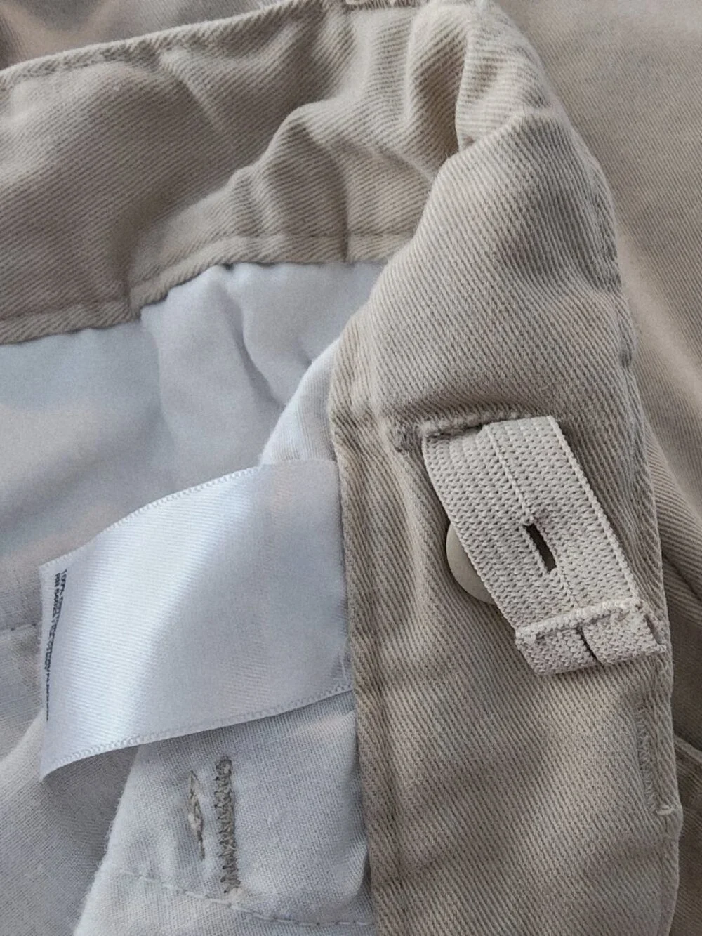 LIKE NEW! Old Navy Boys Flat Front Chino Uniform Shorts; Color: Khaki; Size: 7